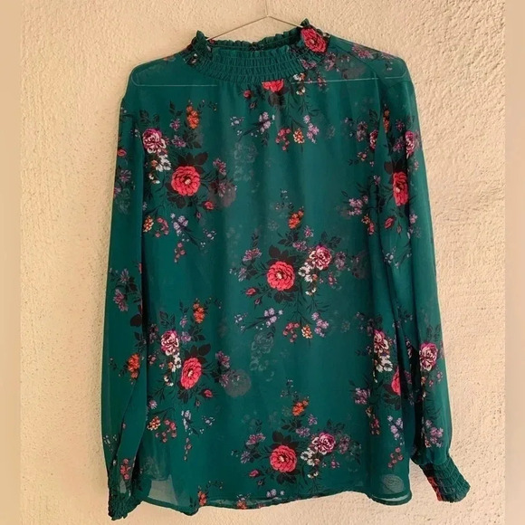 Torrid Chiffon Smocked Mock Neck Blouse size 1X - Picture 3 of 7